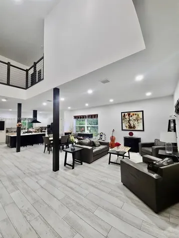 2019 Harbor View Circle Weston FL 33327