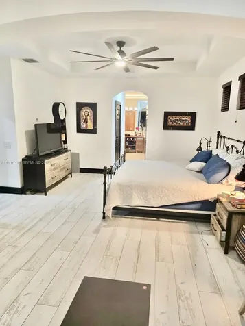 2019 Harbor View Circle Weston FL 33327