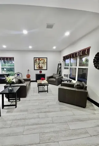 2019 Harbor View Circle Weston FL 33327