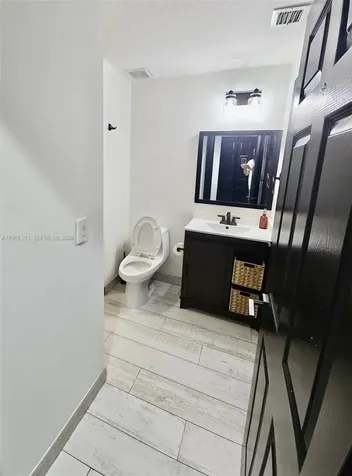 2019 Harbor View Circle Weston FL 33327