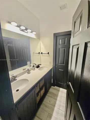 2019 Harbor View Circle Weston FL 33327