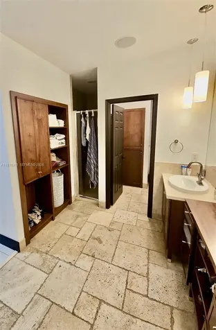 2019 Harbor View Circle Weston FL 33327