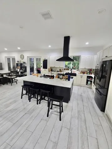 2019 Harbor View Circle Weston FL 33327
