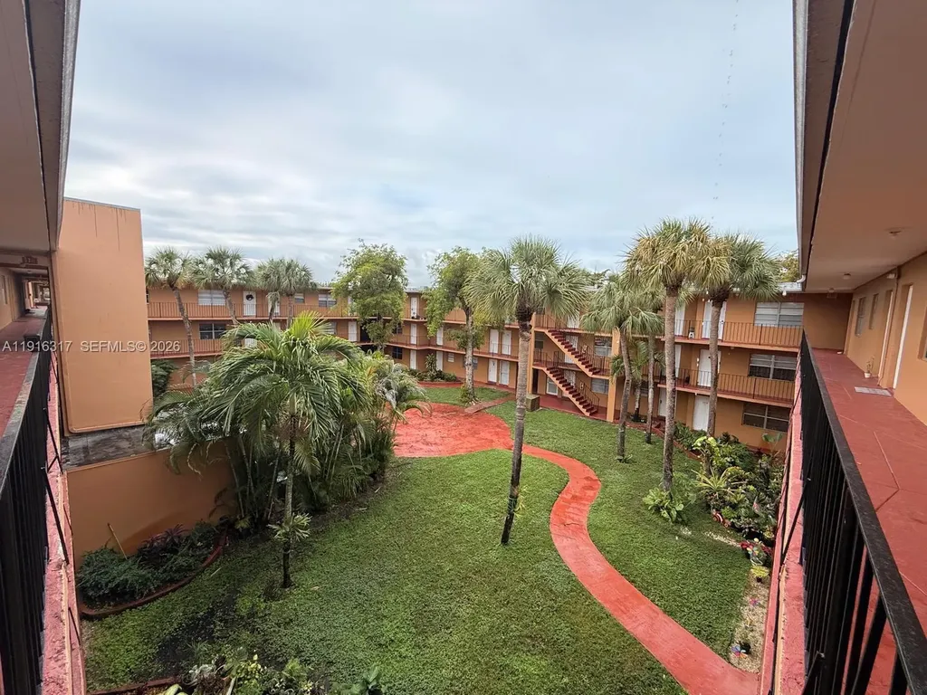 1280 W 54th Street Hialeah FL 33012