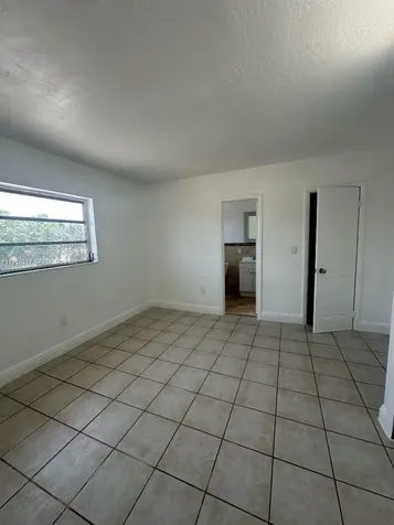 1280 W 54th Street Hialeah FL 33012