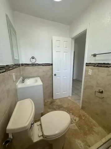 1280 W 54th Street Hialeah FL 33012