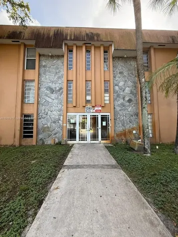 1280 W 54th Street Hialeah FL 33012
