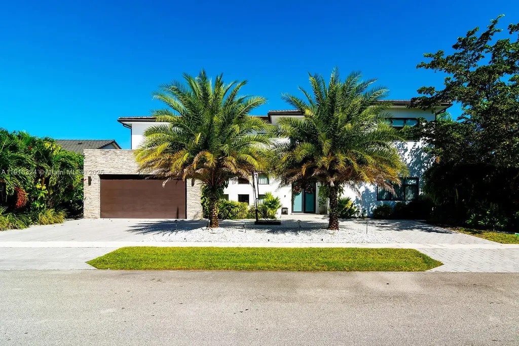 10151 SW 3rd Street Plantation FL 33324