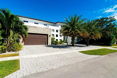 10151 SW 3rd Street Plantation FL 33324