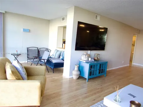 800 Parkview Drive Hallandale Beach FL 33009