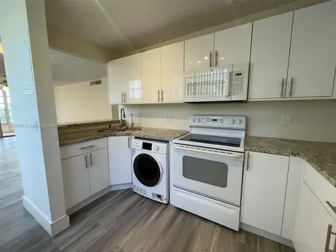 9471 Evergreen Place Davie FL 33324