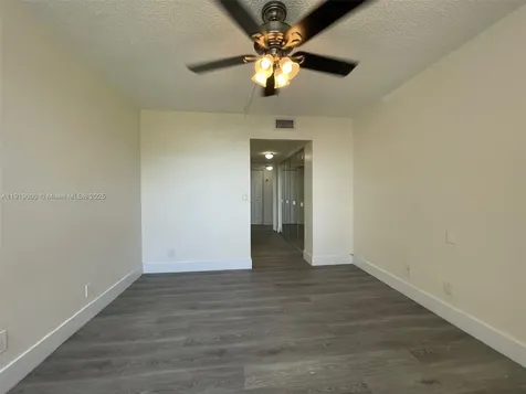 9471 Evergreen Place Davie FL 33324