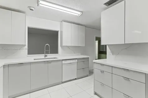 8107 SW 19th Street North Lauderdale FL 33068