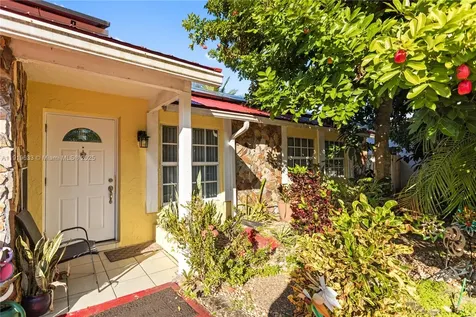 8107 SW 19th Street North Lauderdale FL 33068