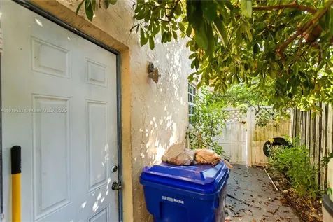 8107 SW 19th Street North Lauderdale FL 33068