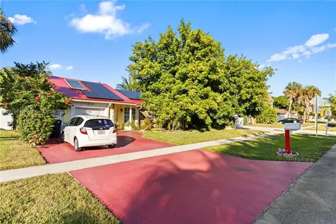 8107 SW 19th Street North Lauderdale FL 33068