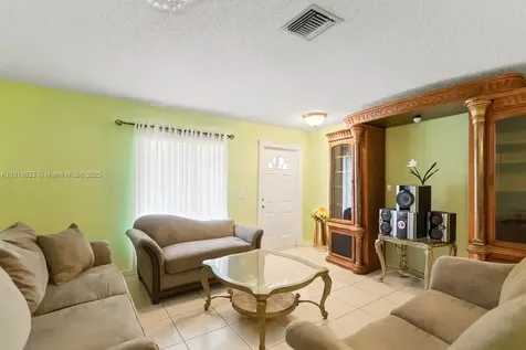 8107 SW 19th Street North Lauderdale FL 33068