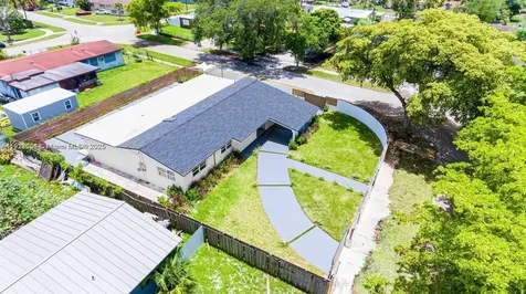 19661 NE 10th Place Miami FL 33179