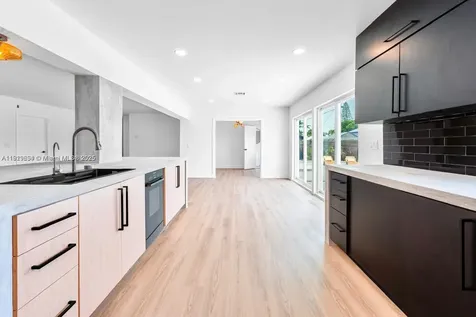 19661 NE 10th Place Miami FL 33179