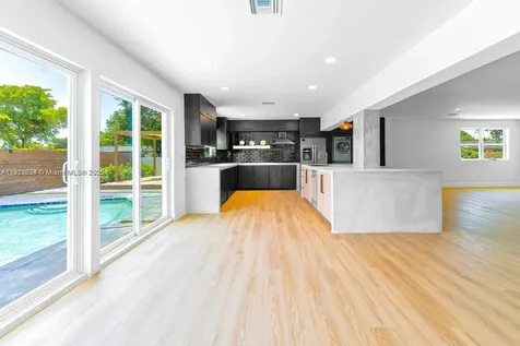 19661 NE 10th Place Miami FL 33179
