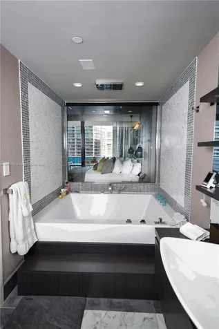 200 Biscayne Boulevard Way Miami FL 33131