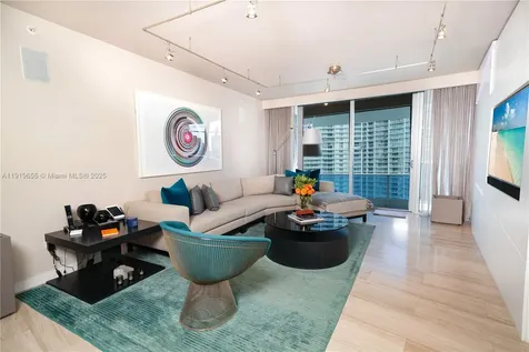 200 Biscayne Boulevard Way Miami FL 33131