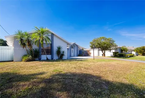 5402 NW Emblem Street Port St. Lucie FL 34983