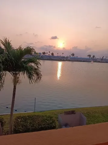 1000 SW 10th Terrace Hallandale Beach FL 33009