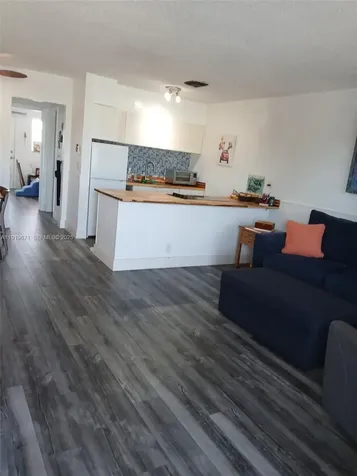 1000 SW 10th Terrace Hallandale Beach FL 33009