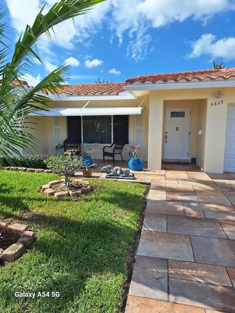 5803 NW 86th Terrace Tamarac FL 33321