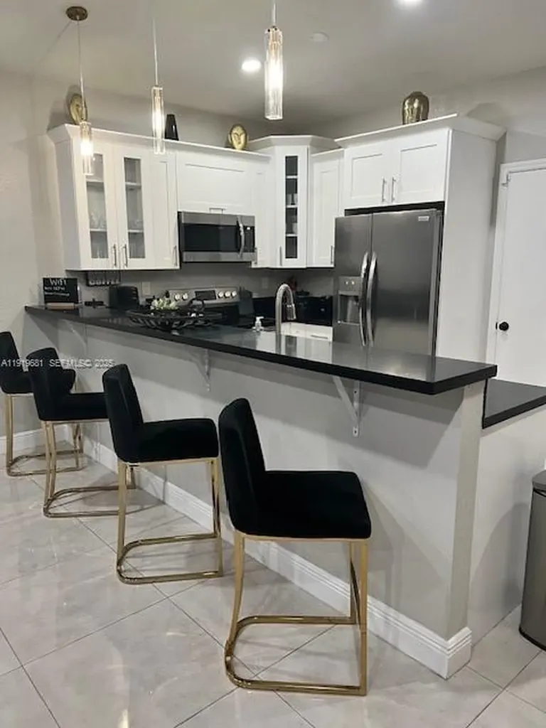 933 NW 2nd Avenue Fort Lauderdale FL 33311