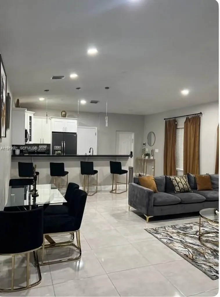 933 NW 2nd Avenue Fort Lauderdale FL 33311