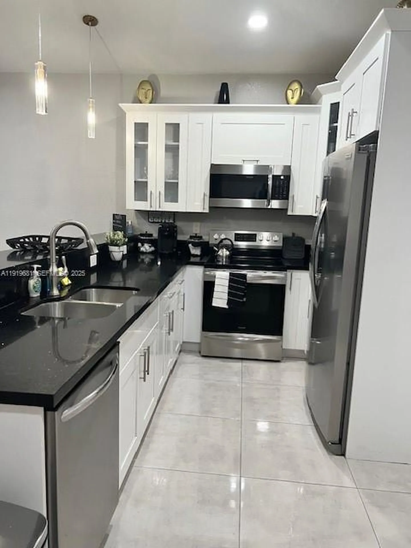 933 NW 2nd Avenue Fort Lauderdale FL 33311