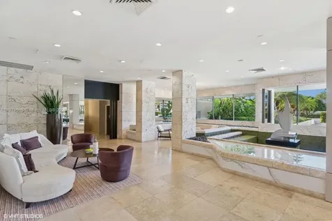 1000 W Island Boulevard Aventura FL 33160