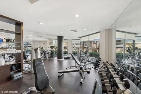 1000 W Island Boulevard Aventura FL 33160