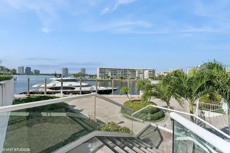 1000 W Island Boulevard Aventura FL 33160