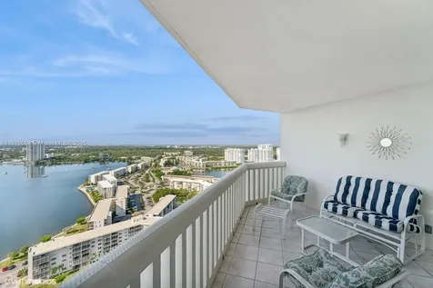 1000 W Island Boulevard Aventura FL 33160