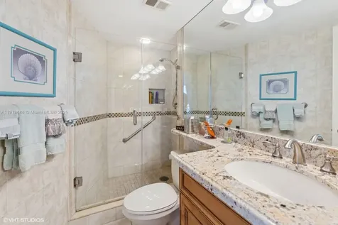 1000 W Island Boulevard Aventura FL 33160