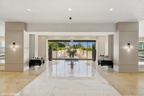 1000 W Island Boulevard Aventura FL 33160