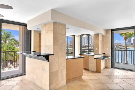 801 N Venetian Drive Miami Beach FL 33139