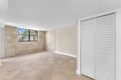 801 N Venetian Drive Miami Beach FL 33139