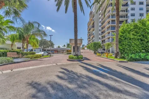 801 N Venetian Drive Miami Beach FL 33139
