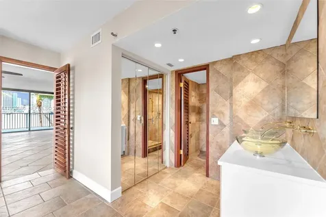 801 N Venetian Drive Miami Beach FL 33139