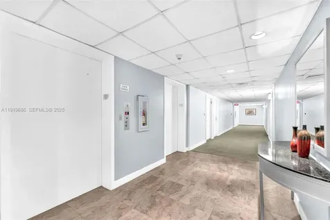 801 N Venetian Drive Miami Beach FL 33139