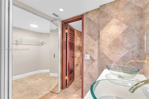 801 N Venetian Drive Miami Beach FL 33139
