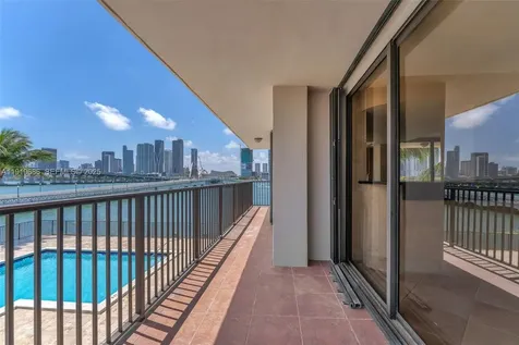 801 N Venetian Drive Miami Beach FL 33139