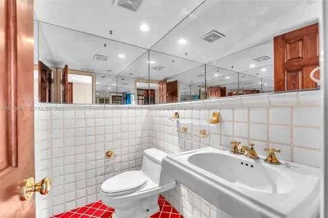 801 N Venetian Drive Miami Beach FL 33139