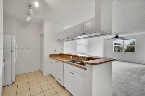 17125 N Bay Road Sunny Isles Beach FL 33160