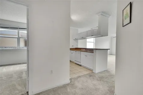 17125 N Bay Road Sunny Isles Beach FL 33160