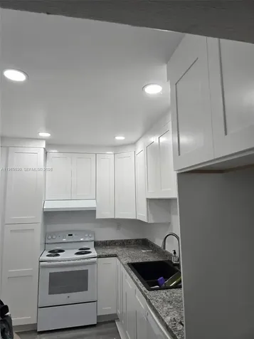 9159 SW 77th Avenue Miami FL 33156